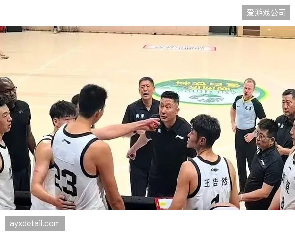 本赛季CBA联赛沿用了42轮常规赛与多轮系列赛的季后赛赛制，增加了比赛的激烈程度。